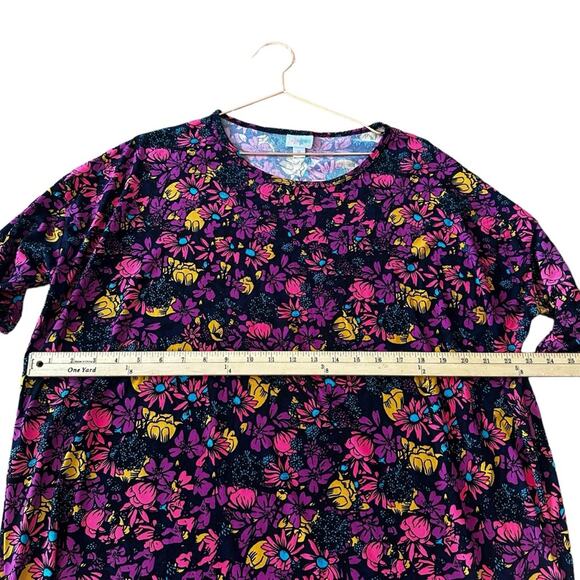 LULAROE Three Quarter Sleeve,  size Medium Irma tunic - Picture 6 of 7